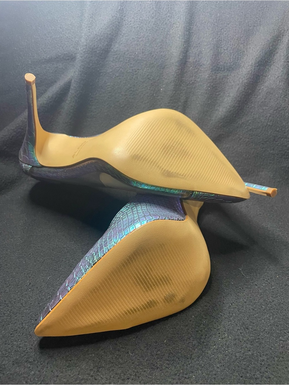 Aldo Iridescent Teal-to-Purple Mermaid Scale Pointed-Toe Heels - Picture 5 of 7